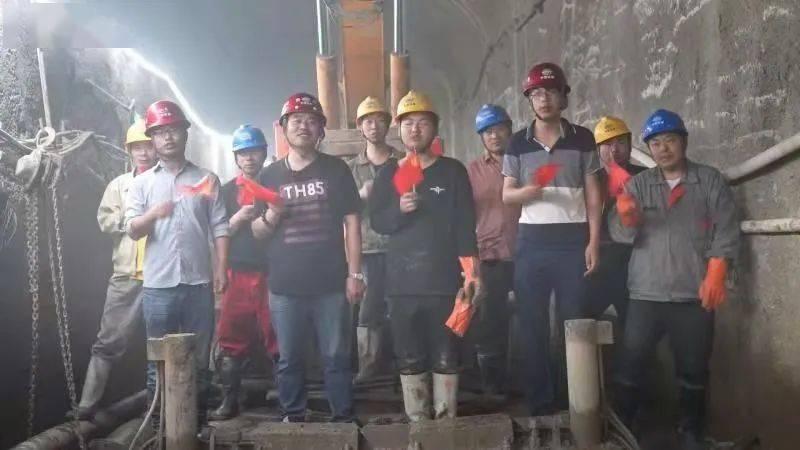 记者:西汉姆与曼城商谈租借菲利普斯,曼城未要求强制买断