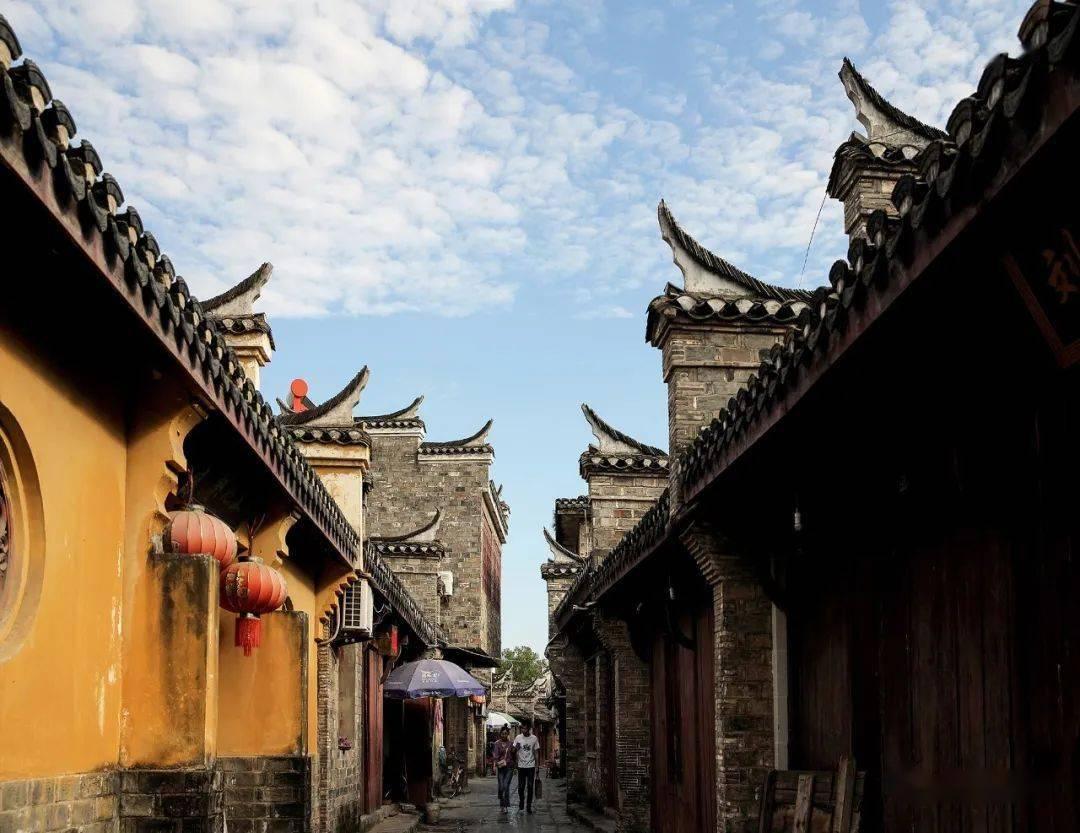 北京六环边的热闹大集，依山傍水浓浓烟火气，公交直达东西便宜