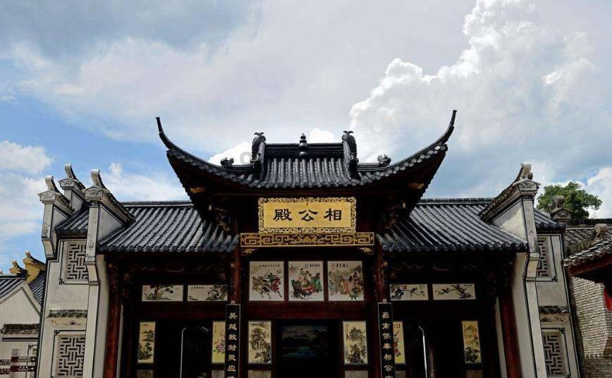 《守护解放西》明明是一档法治节目，为什么它的收视率比很多娱乐综艺还高？游戏画面