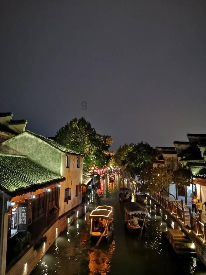 逃离金色的沙漠